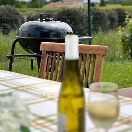 Les Belles Dormantes Hébergement de vacances Lachaise